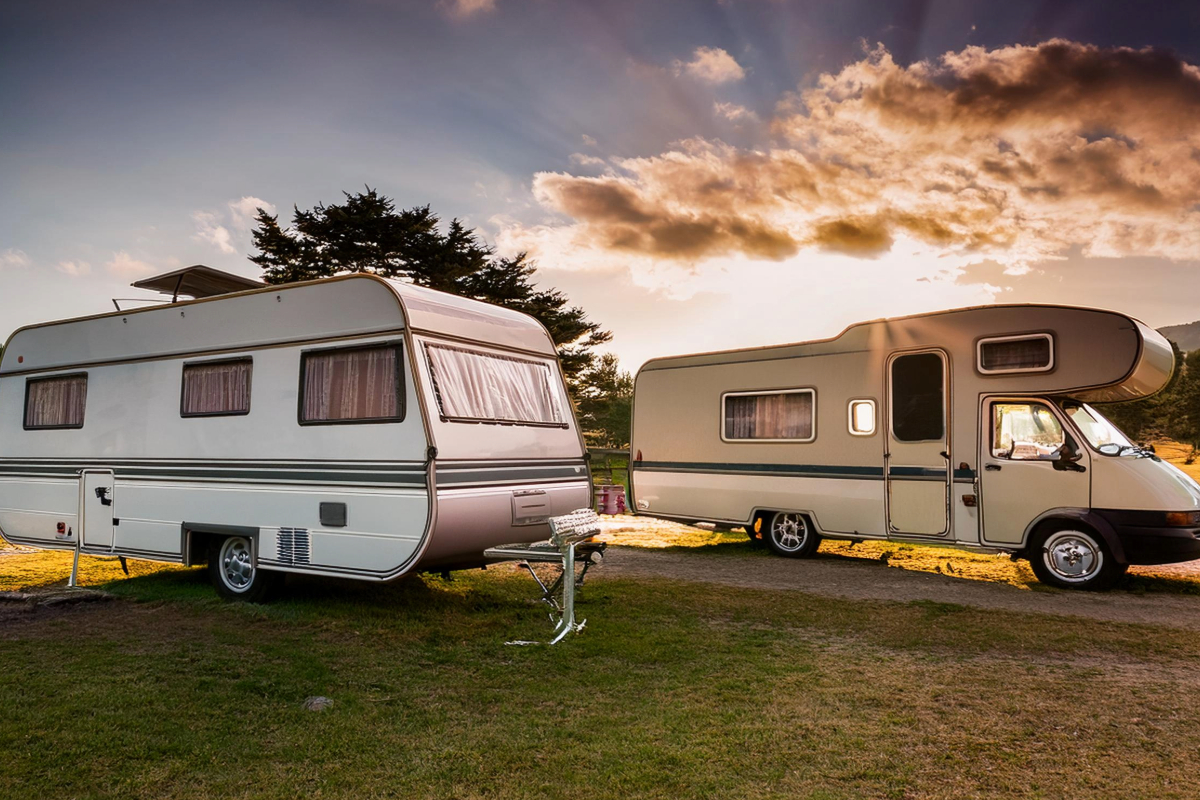 Camping-car ou caravane : confort, coûts, autonomie…